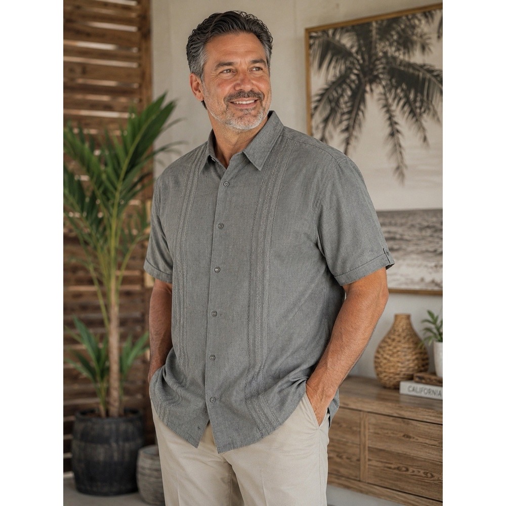 Cubavera Men's XL Gray Embroidered Guayabera Short Sleeve Button Up Shirt